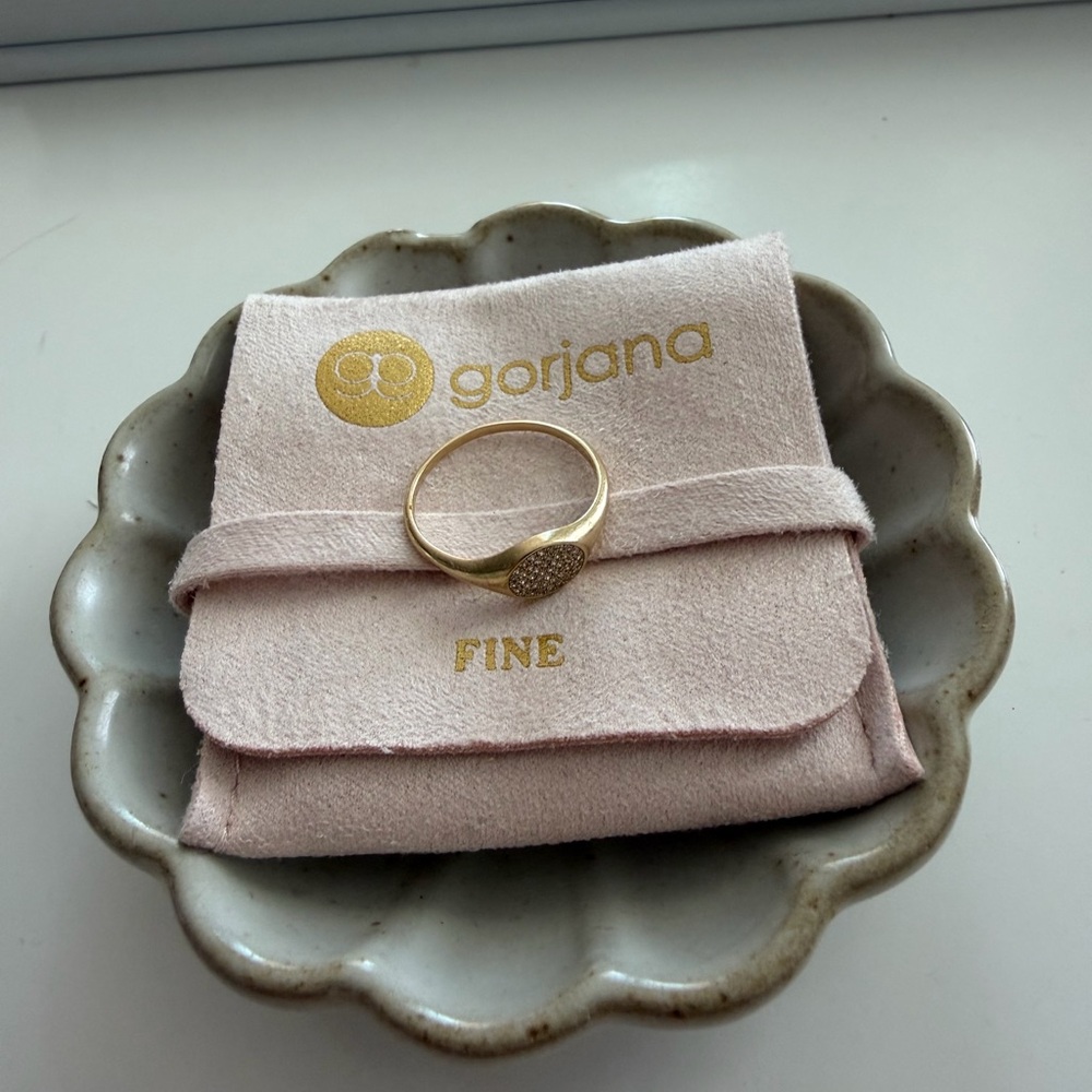 Gorjana Diamond Pave Signet Ring Size 5 - Picture 5 of 6
